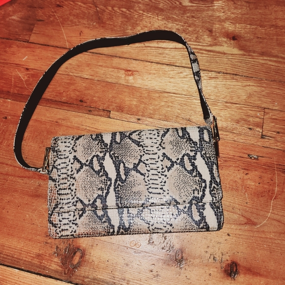 Made In Canada Vintage Snakeskin Purse Lovely Quality - Picture 1 of 10